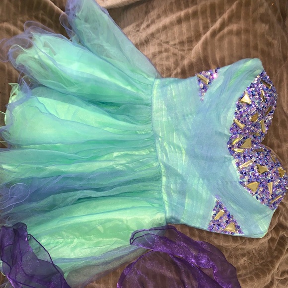 Beautiful gown for sale - Picture 1 of 5